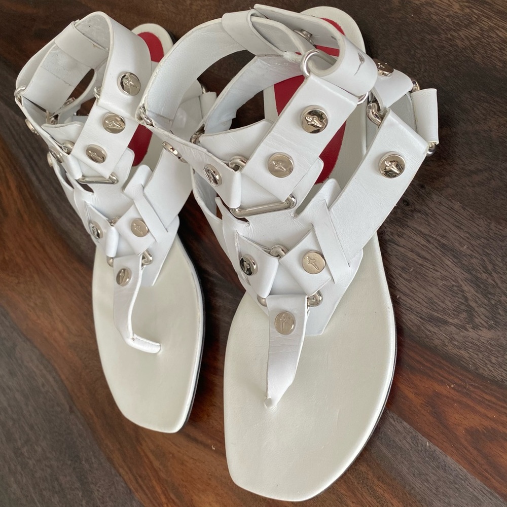 New CESARE PACIOTTI Sandals